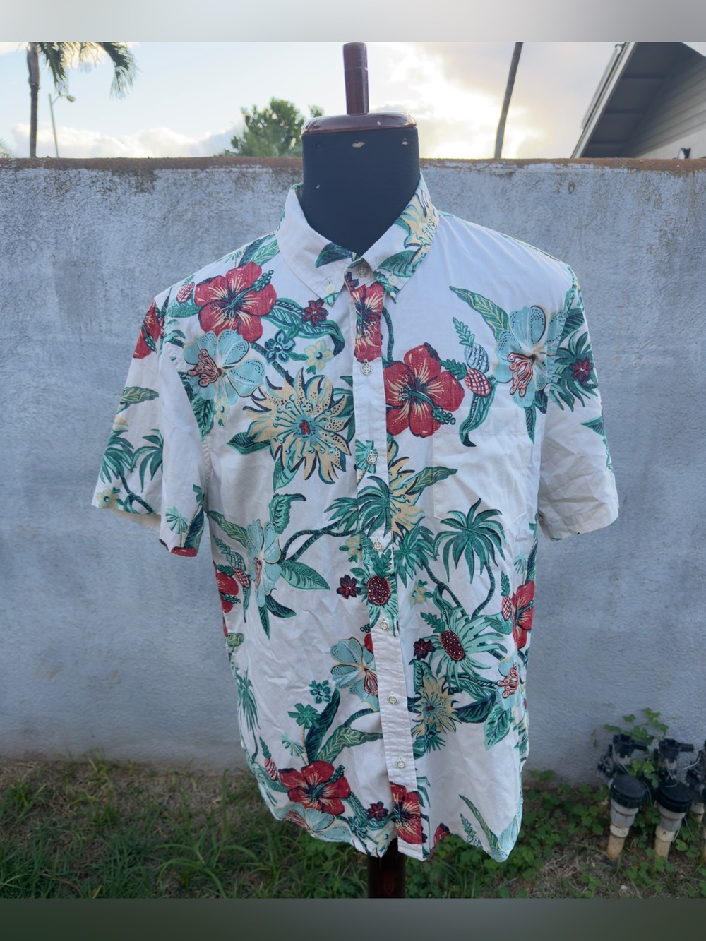 PreOwned Reyn Spooner Tailored Fit Multicolored Hawaiian Print Men's Large